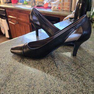 Black 3" heel pumps NEW